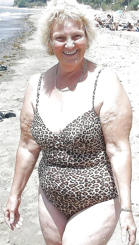 25P Sexy grannies,omas bbw...