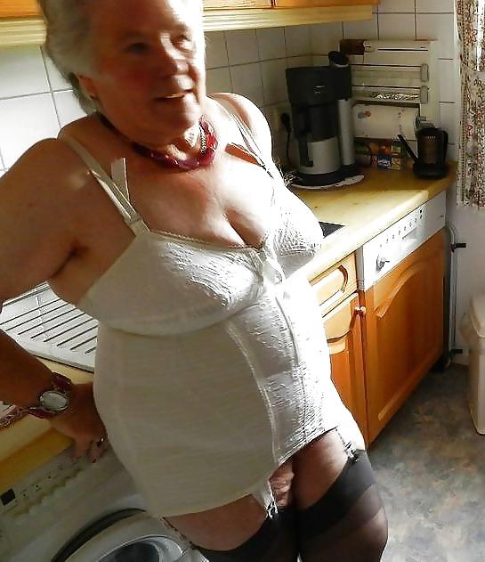 25P Sexy grannies,omas bbw...