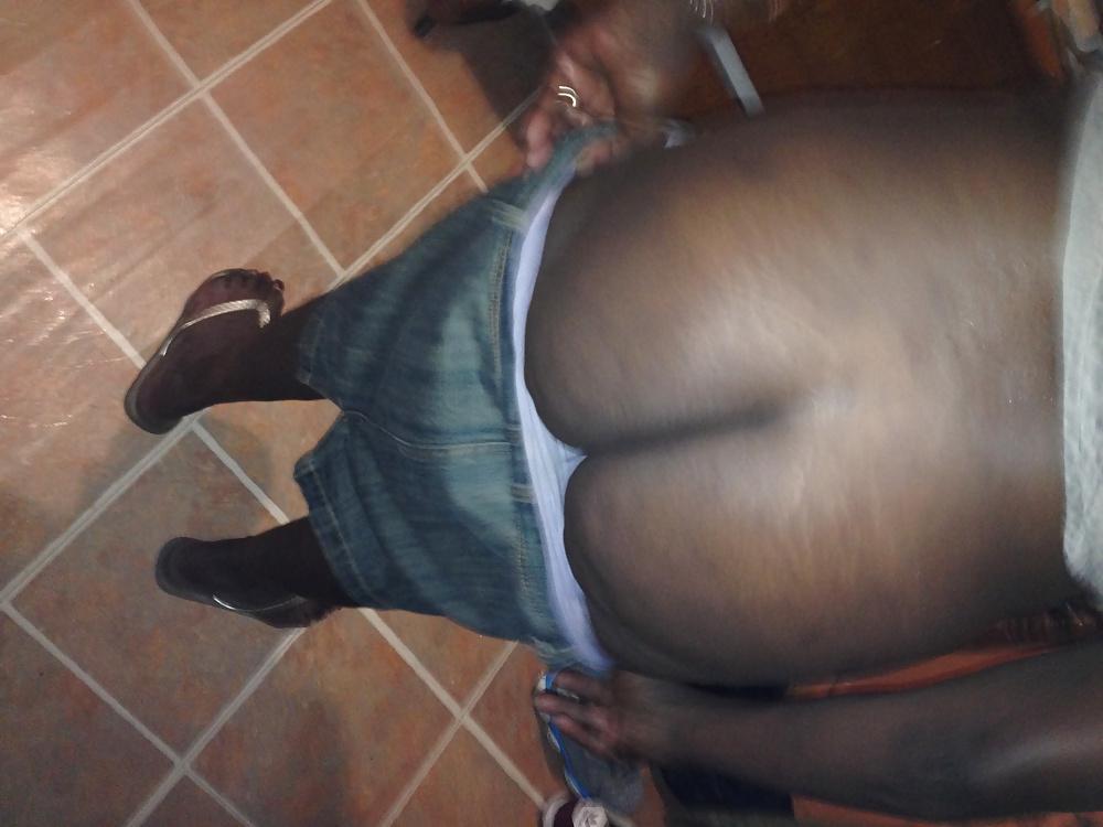 13P A big booty smoker black granny