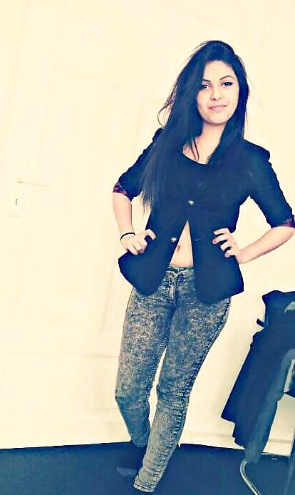 12P Incredible sexy turkish teen! How would you fuck her?