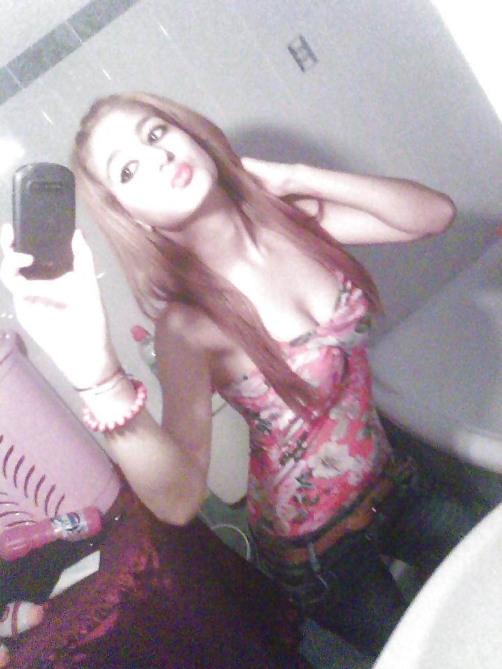 15P Turkish sexy selfies! Which one is most sexy and why?