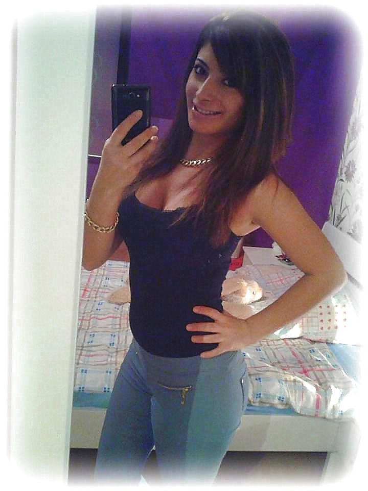 15P Turkish sexy selfies! Which one is most sexy and why?