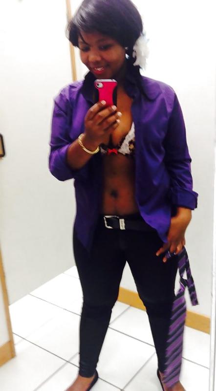 9P Cleavage open shirt 