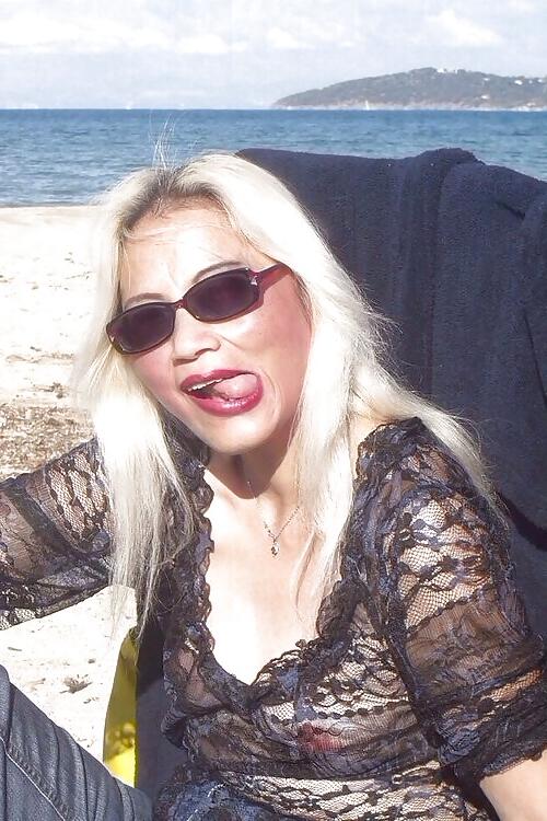 25P Asian mature horny wife