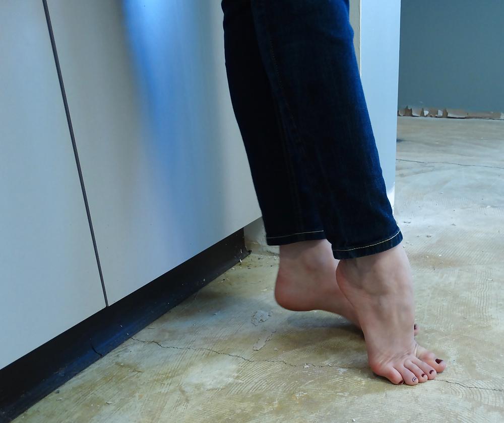 25P LONG SEXY FEET AND TOES