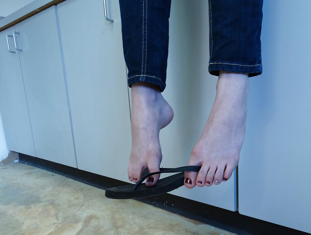 25P LONG SEXY FEET AND TOES