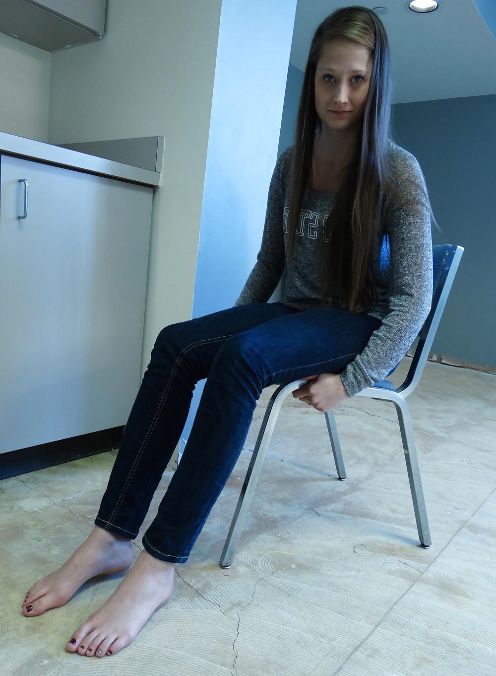 25P LONG SEXY FEET AND TOES