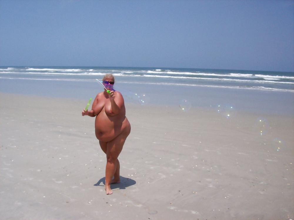 25P Bbw nudist