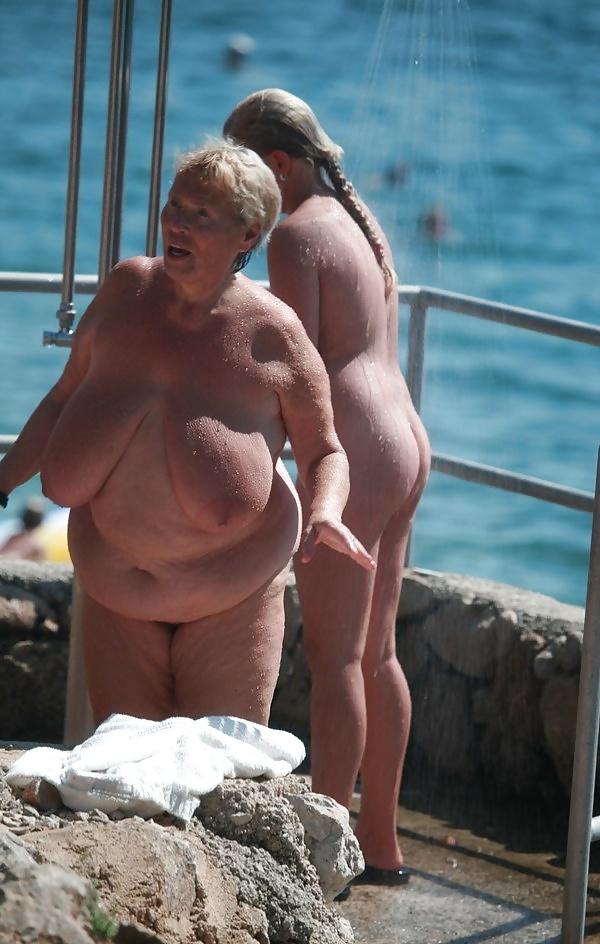 25P Bbw nudist