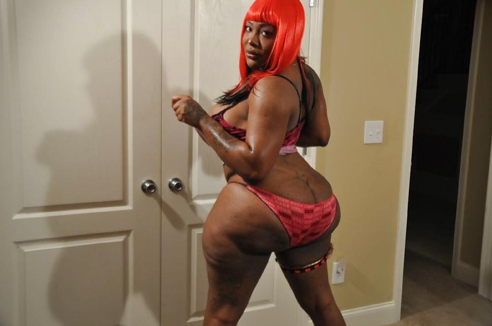 25P PHAT BLACK SHEMALE!!!