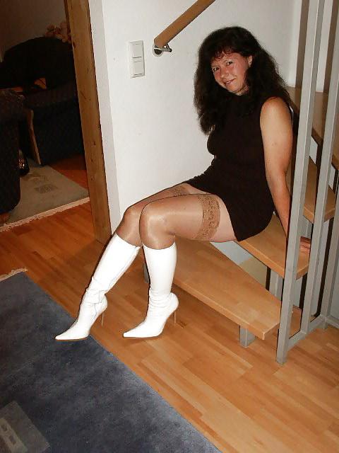 25P White Boot Fetish