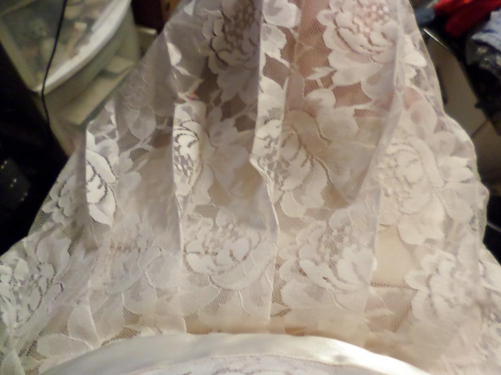 18P White lace dress