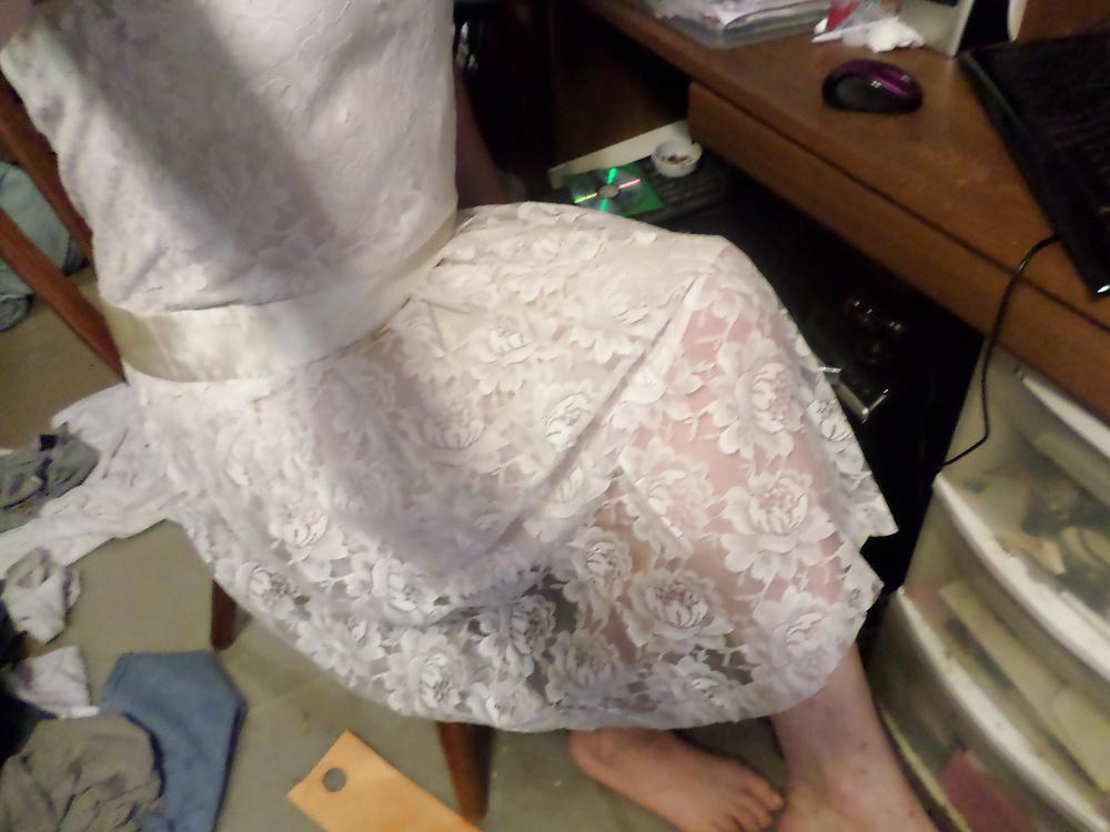 18P White lace dress