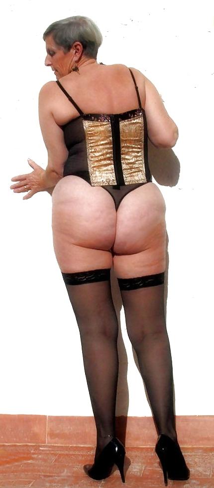 12P Show my sexy body in underwear