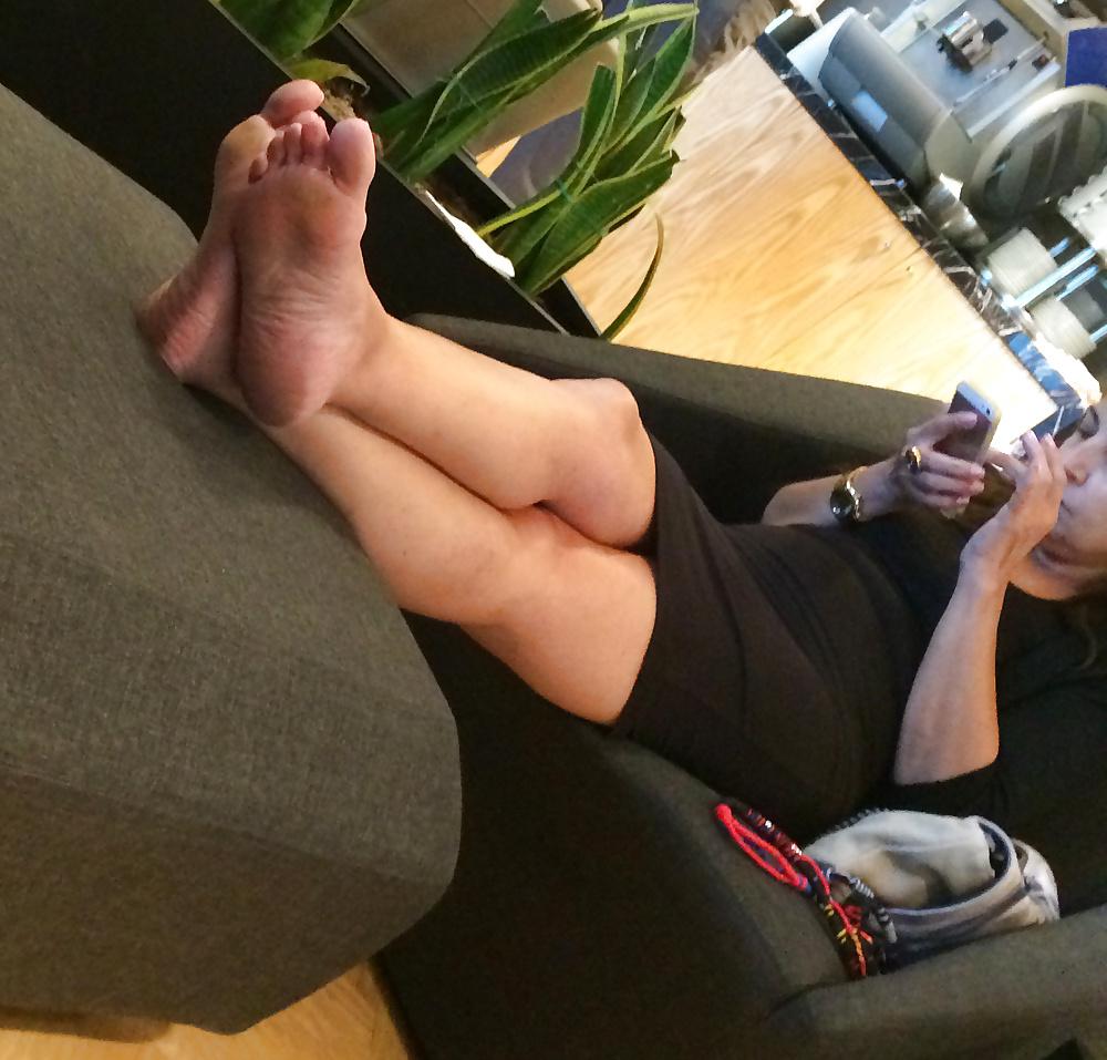 24P RICH TURKISH MILF (Candid)