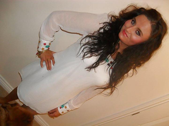 13P British Chloe Leeds
