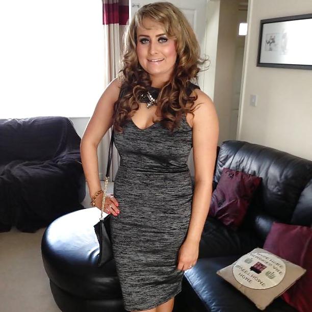 13P British Chloe Leeds