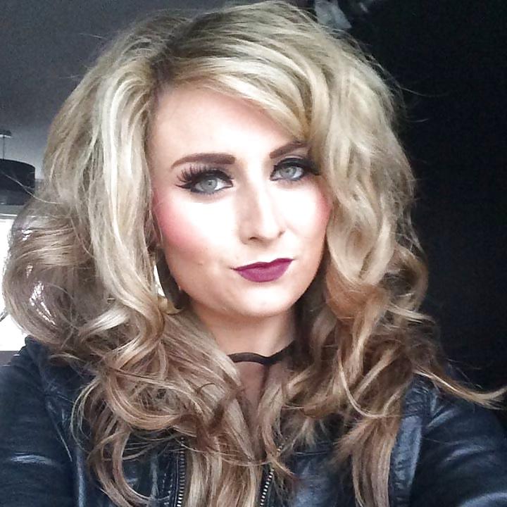 13P British Chloe Leeds