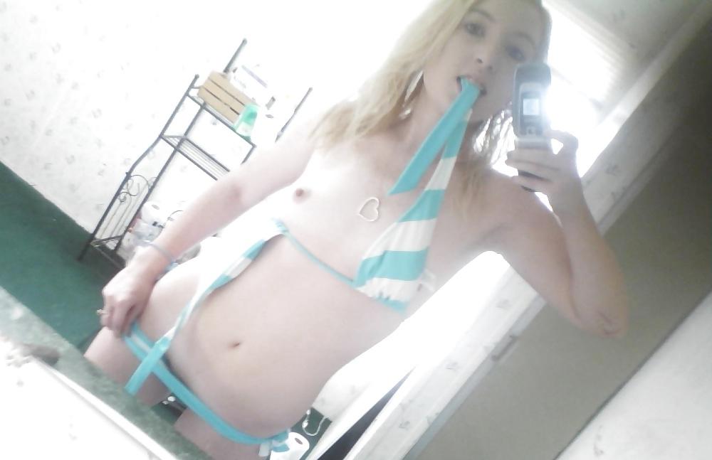 25P Naked & Naughty Teen Self Shots 1