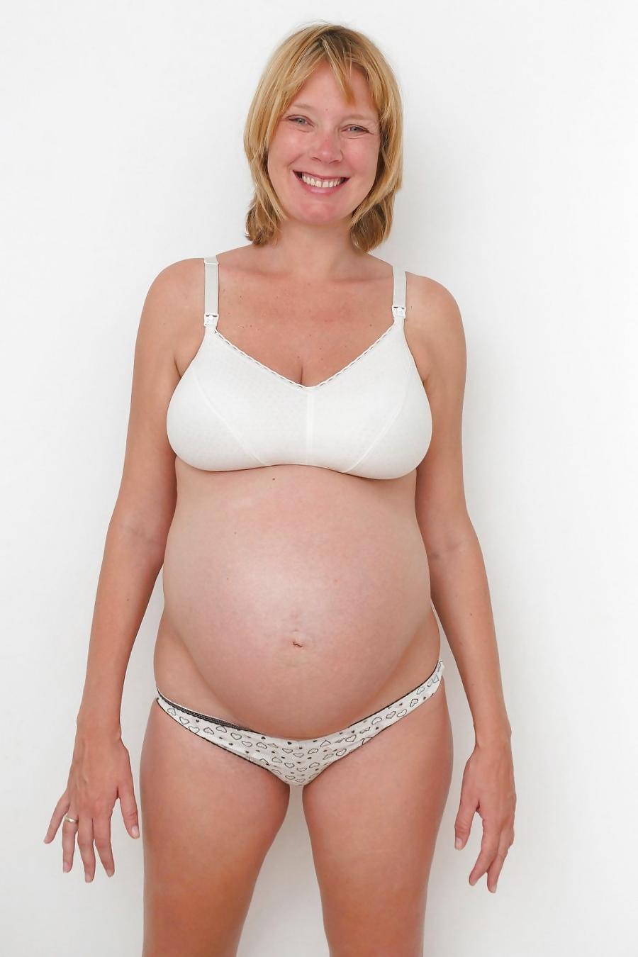 5P British Pregnant Milf