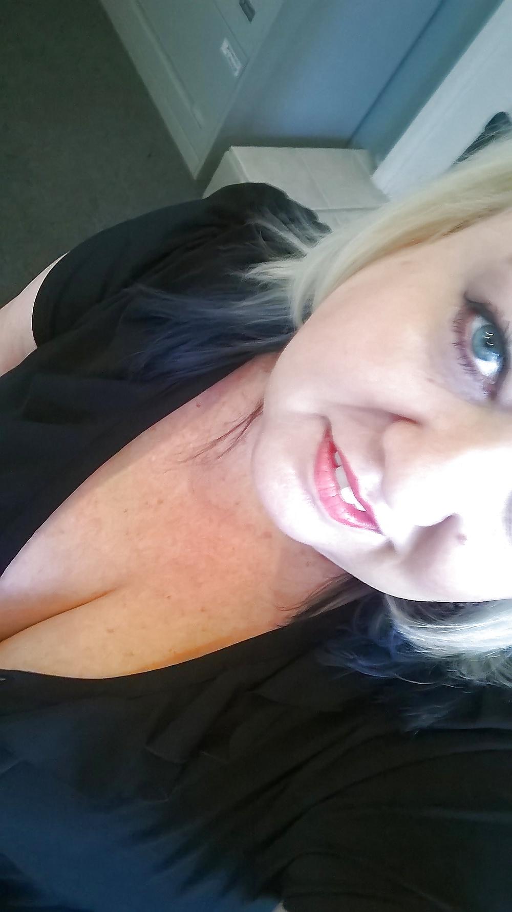 25P Gorgeous BBW! (kcqt74)