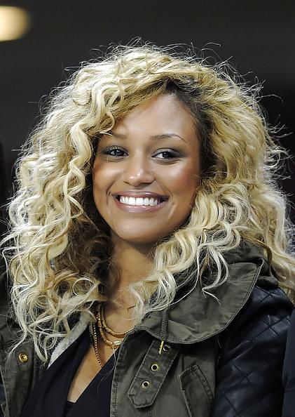 25P Black chicks with blonde hair