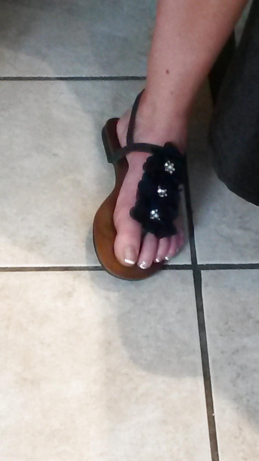 7P Stepsister in law sexy feet and legs