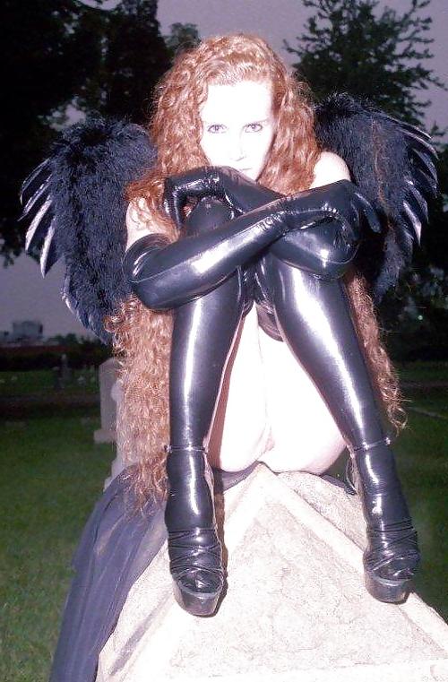19P Gothic Redhead