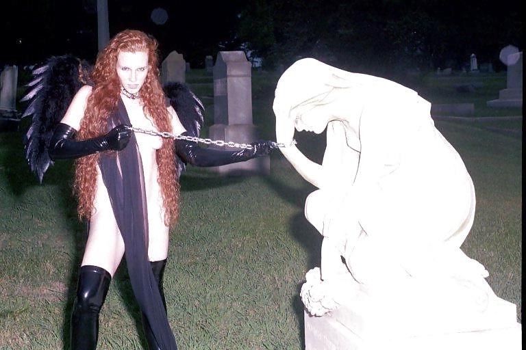 19P Gothic Redhead