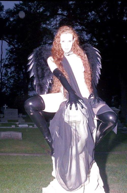 19P Gothic Redhead