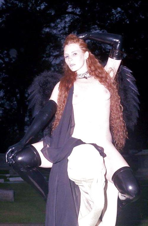 19P Gothic Redhead
