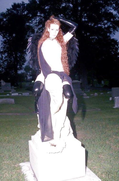 19P Gothic Redhead