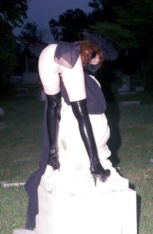 19P Gothic Redhead