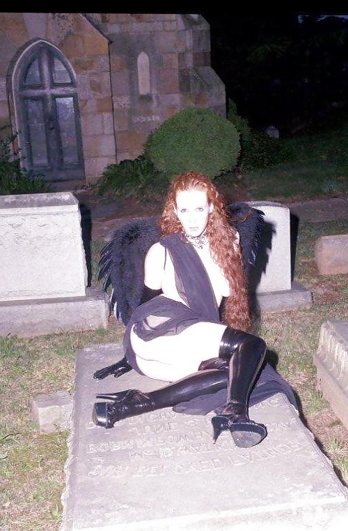 19P Gothic Redhead