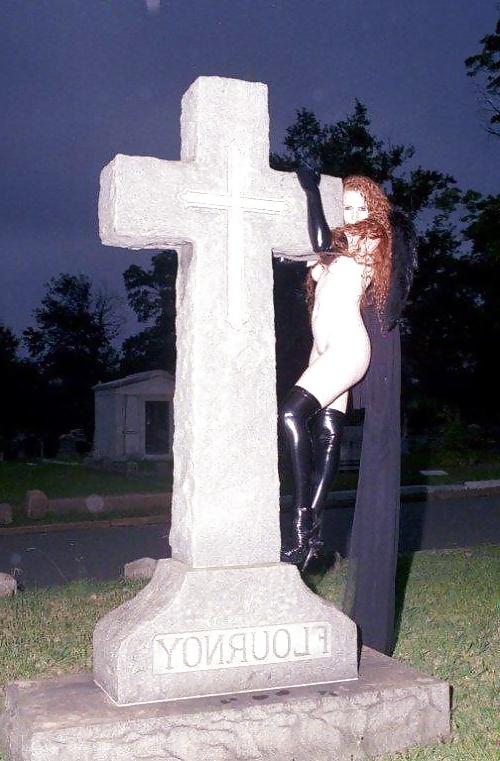 19P Gothic Redhead