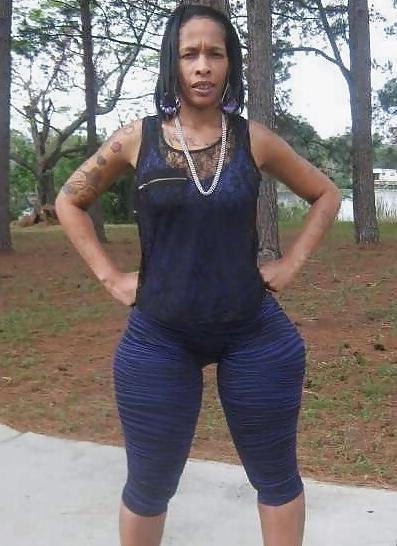 8P Curvy black milf