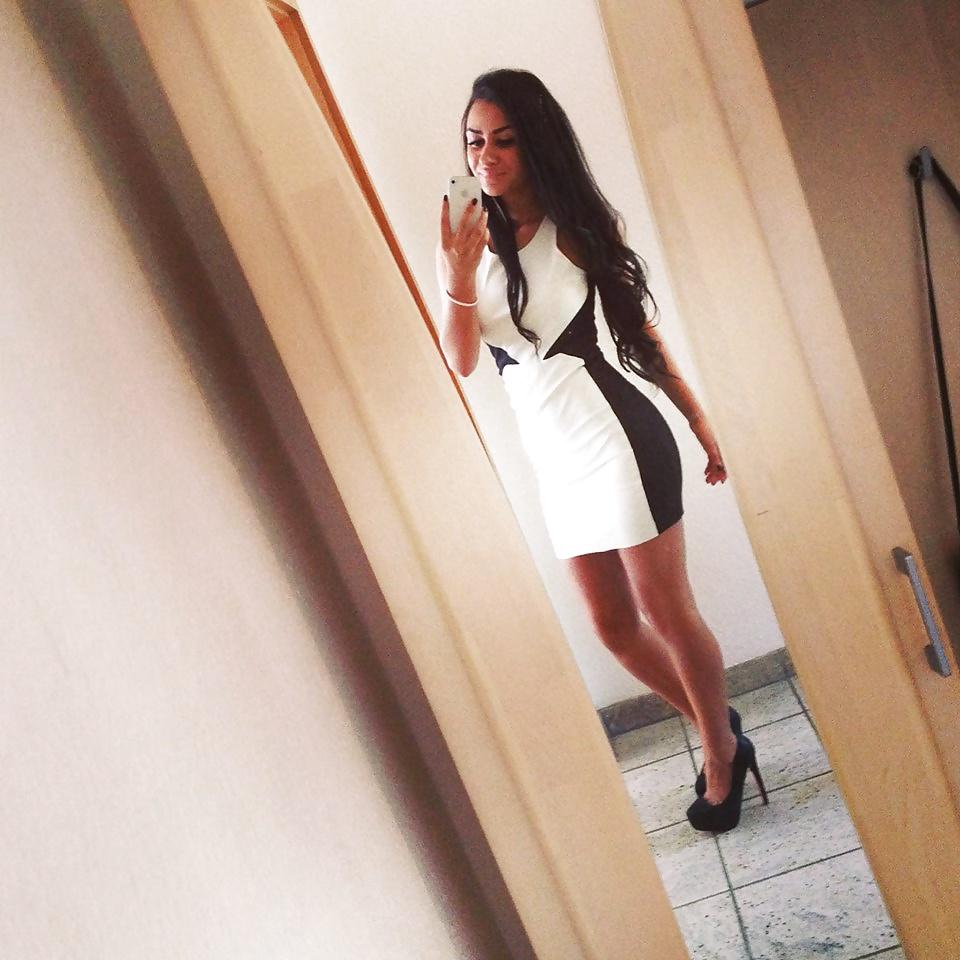 12P Hot Turkish Girl !!!