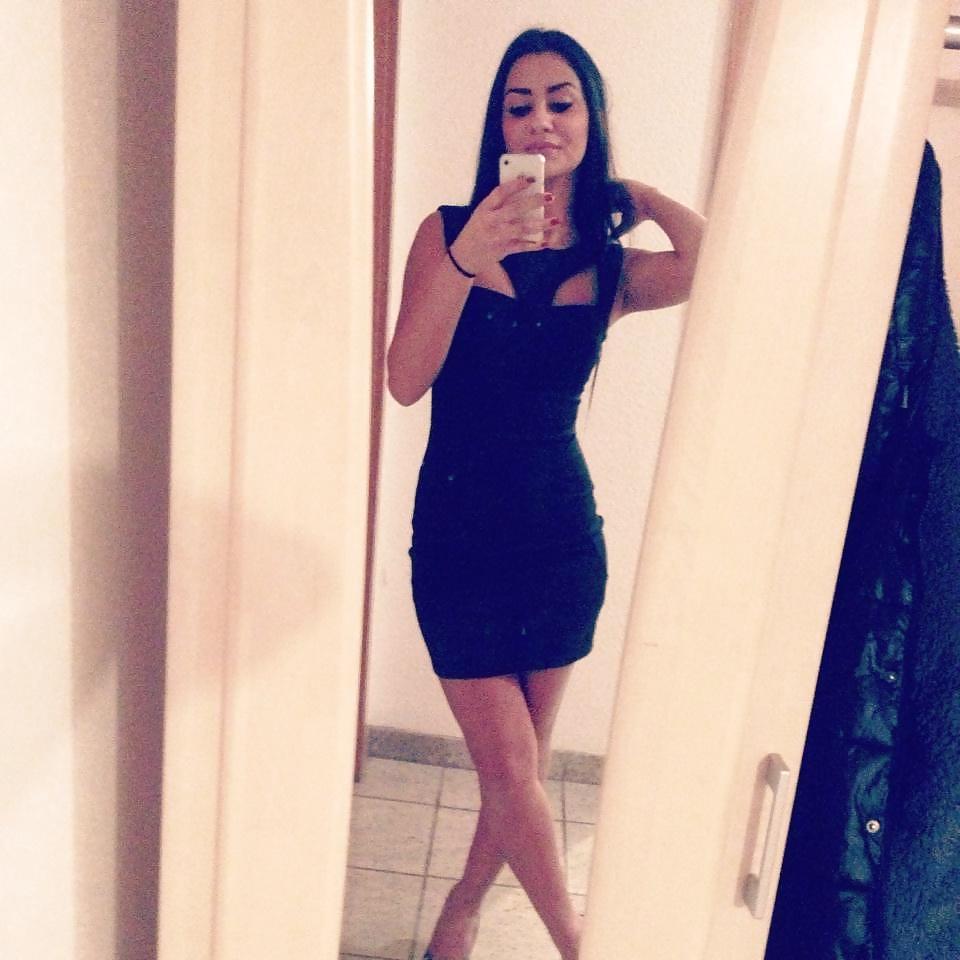 12P Hot Turkish Girl !!!