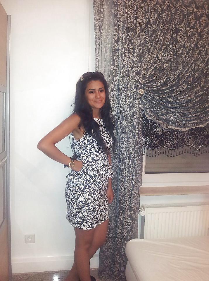 12P Hot Turkish Girl !!!