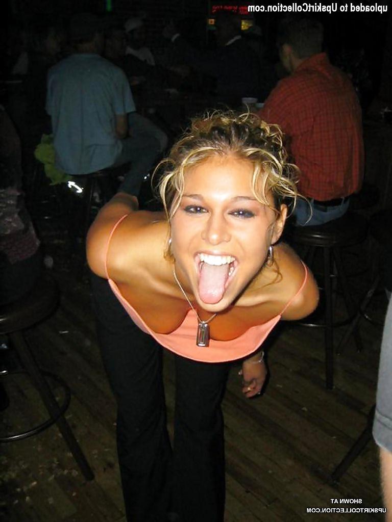 25P Downblouse Nipples & Cleavage - 2