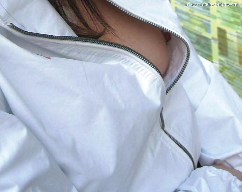 25P Downblouse Nipples & Cleavage - 2