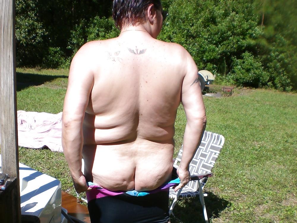 25P My FAT BBW Wife - Flabby thighs & Hairy cunt Outside