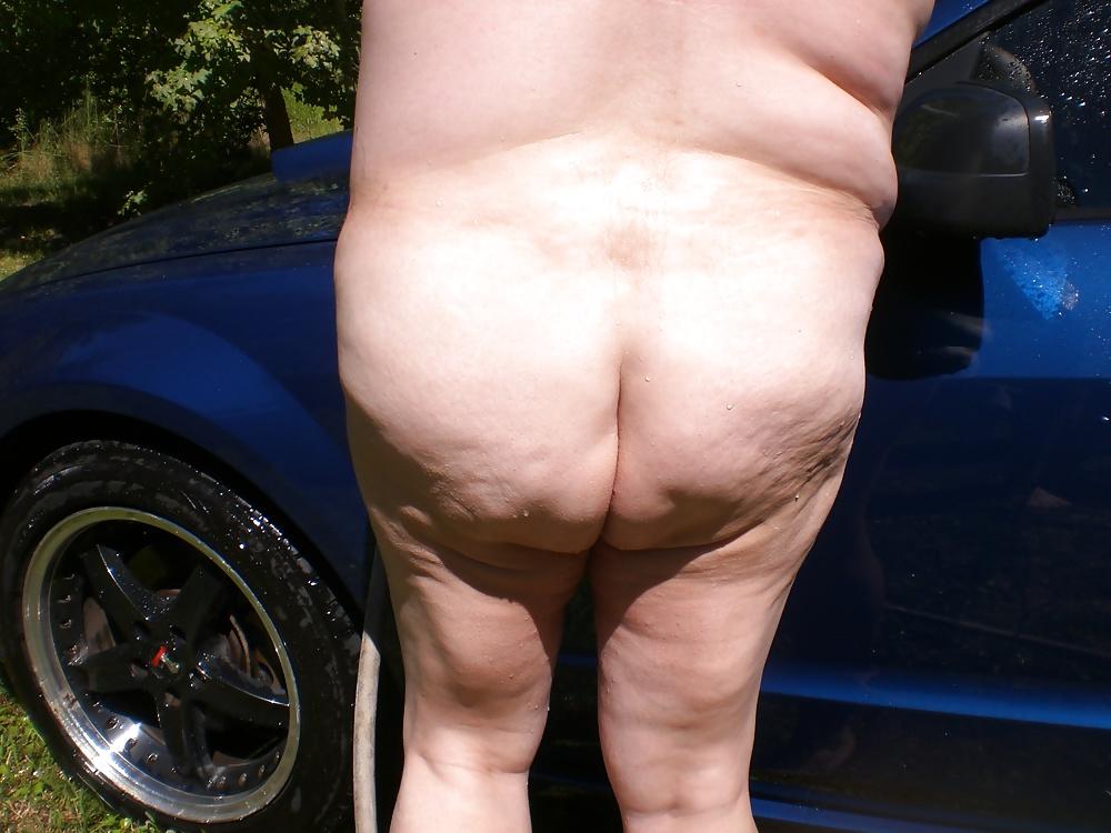25P My FAT BBW Wife - Flabby thighs & Hairy cunt Outside