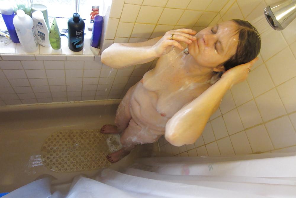 25P Gabe in the shower.
