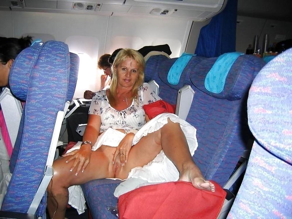 16P Nude Ladies In Public Areas Part 1