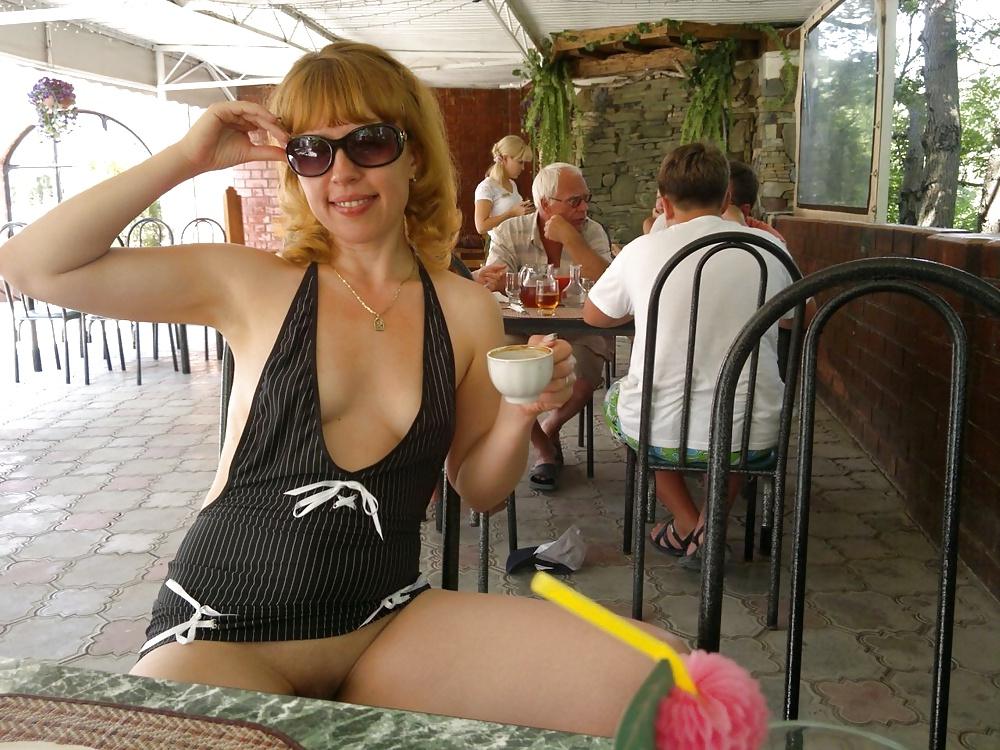 16P Nude Ladies In Public Areas Part 1