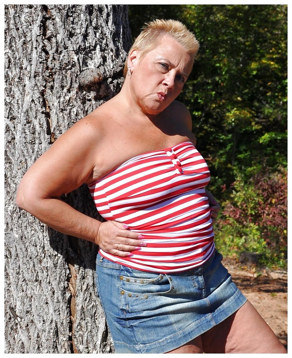 25P BBW granny Athena Risque