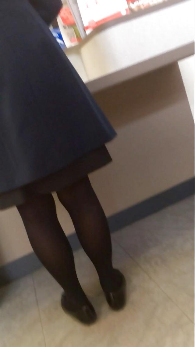 9P British up skirt candid milfs 
