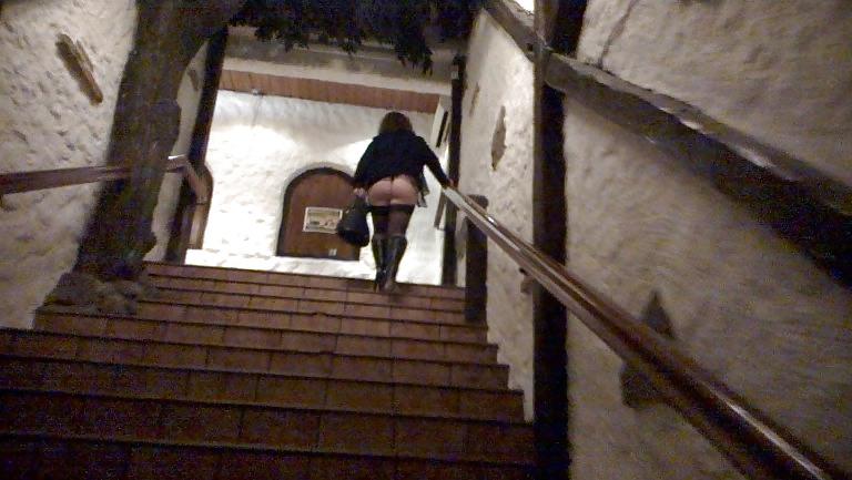 23P Public zeigegeile Ehestute Christina in der Tanzbar