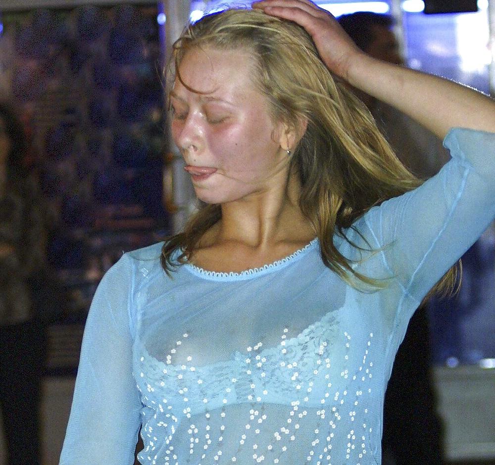 25P Downblousw Nipple slip